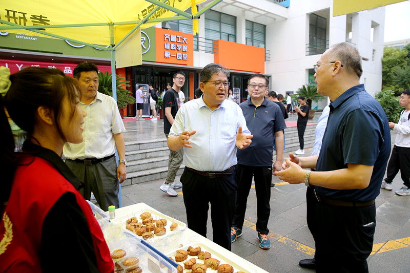 工会举办"赓续百年初心,传承民族文化"中秋月饼diy活动